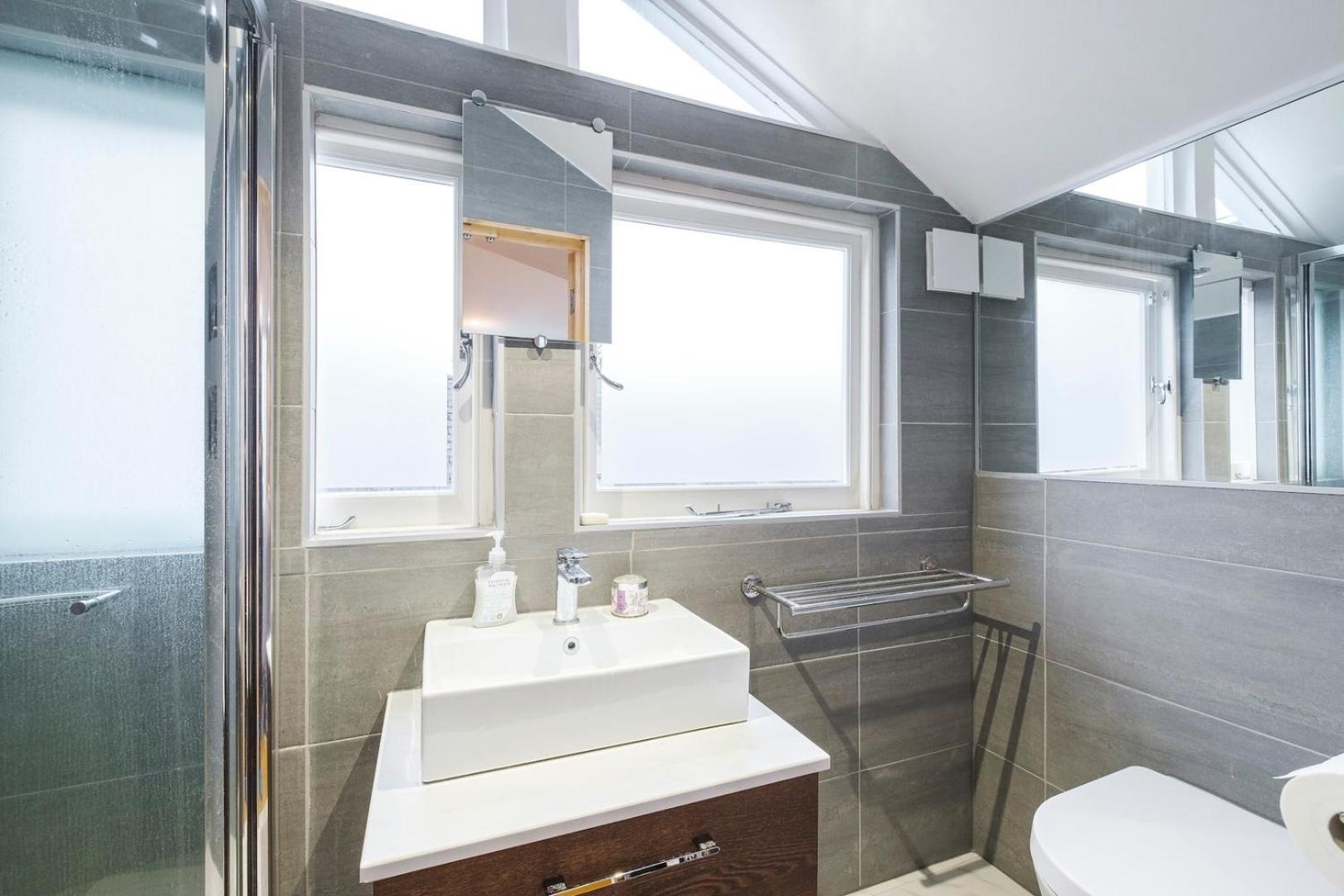 New Stunning 5bd Mews House Holiday home