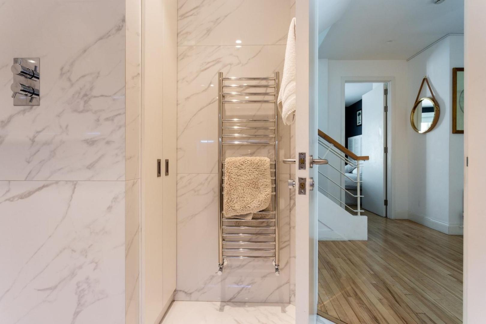 New Stunning 5bd Mews House *