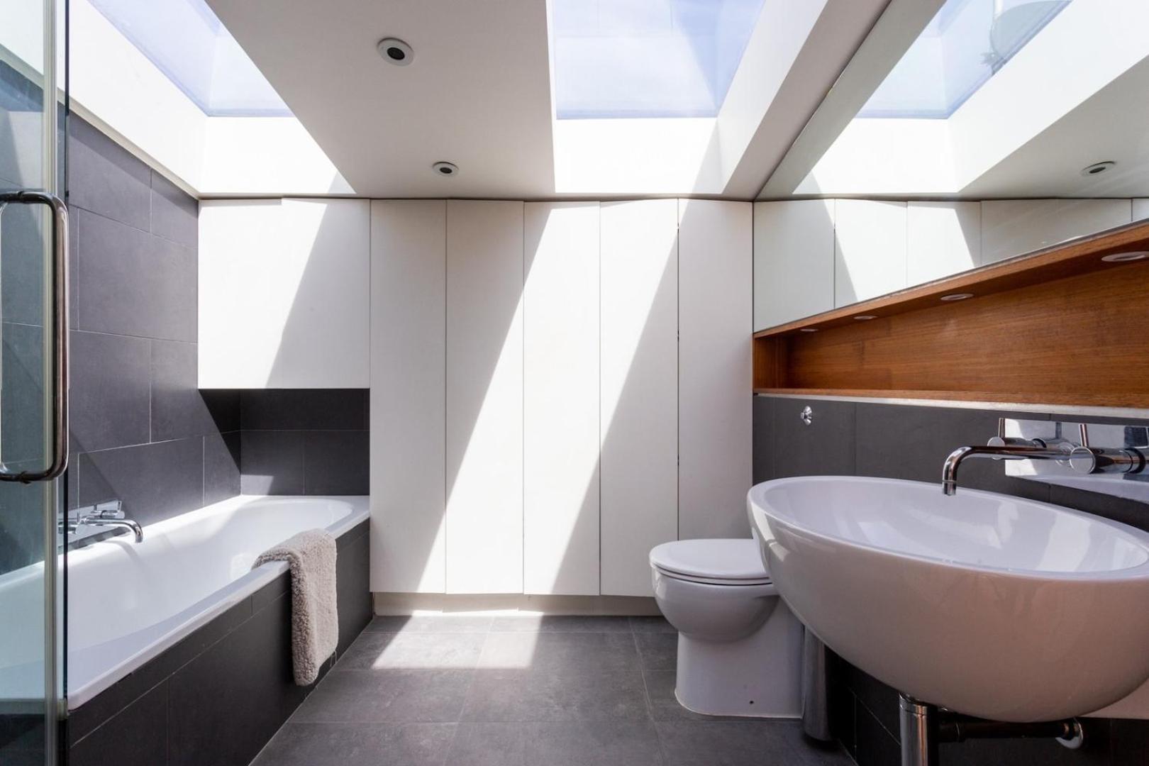New Stunning 5bd Mews House London