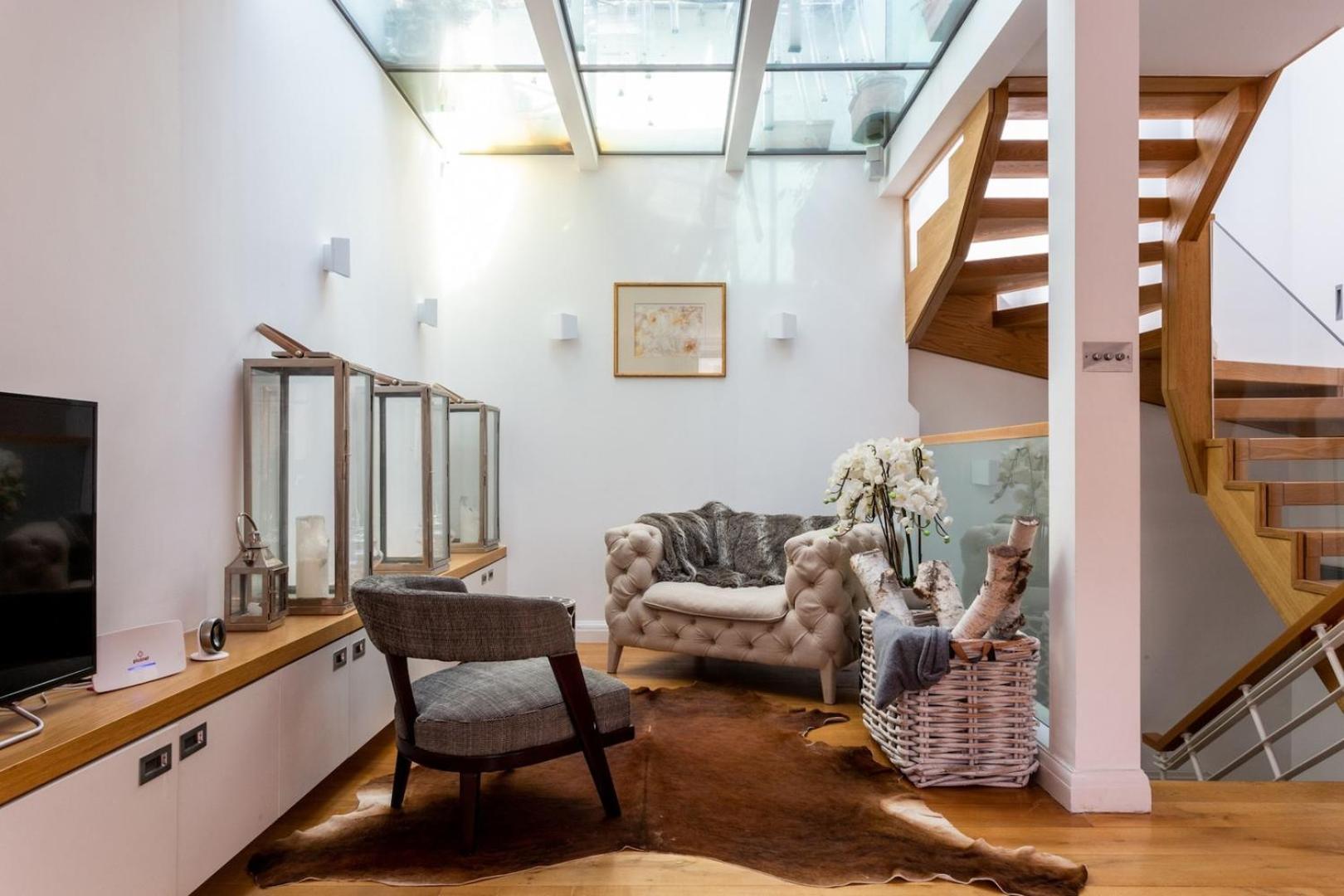 New Stunning 5bd Mews House *